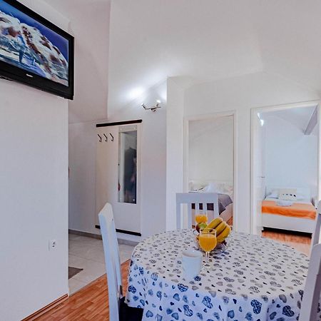 Beautiful Apartment In Vela Luka With Wifi Exteriör bild
