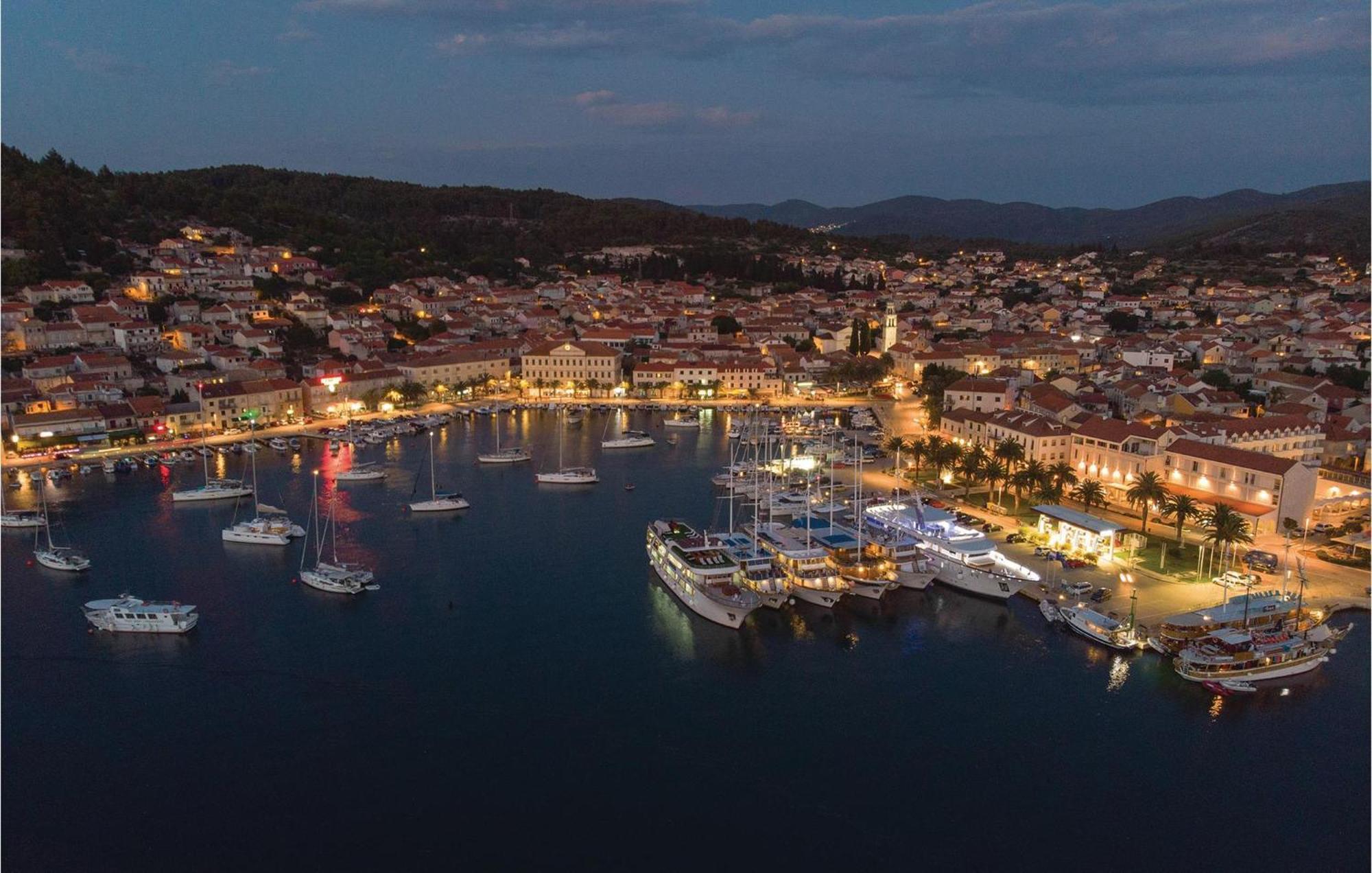 Beautiful Apartment In Vela Luka With Wifi Exteriör bild