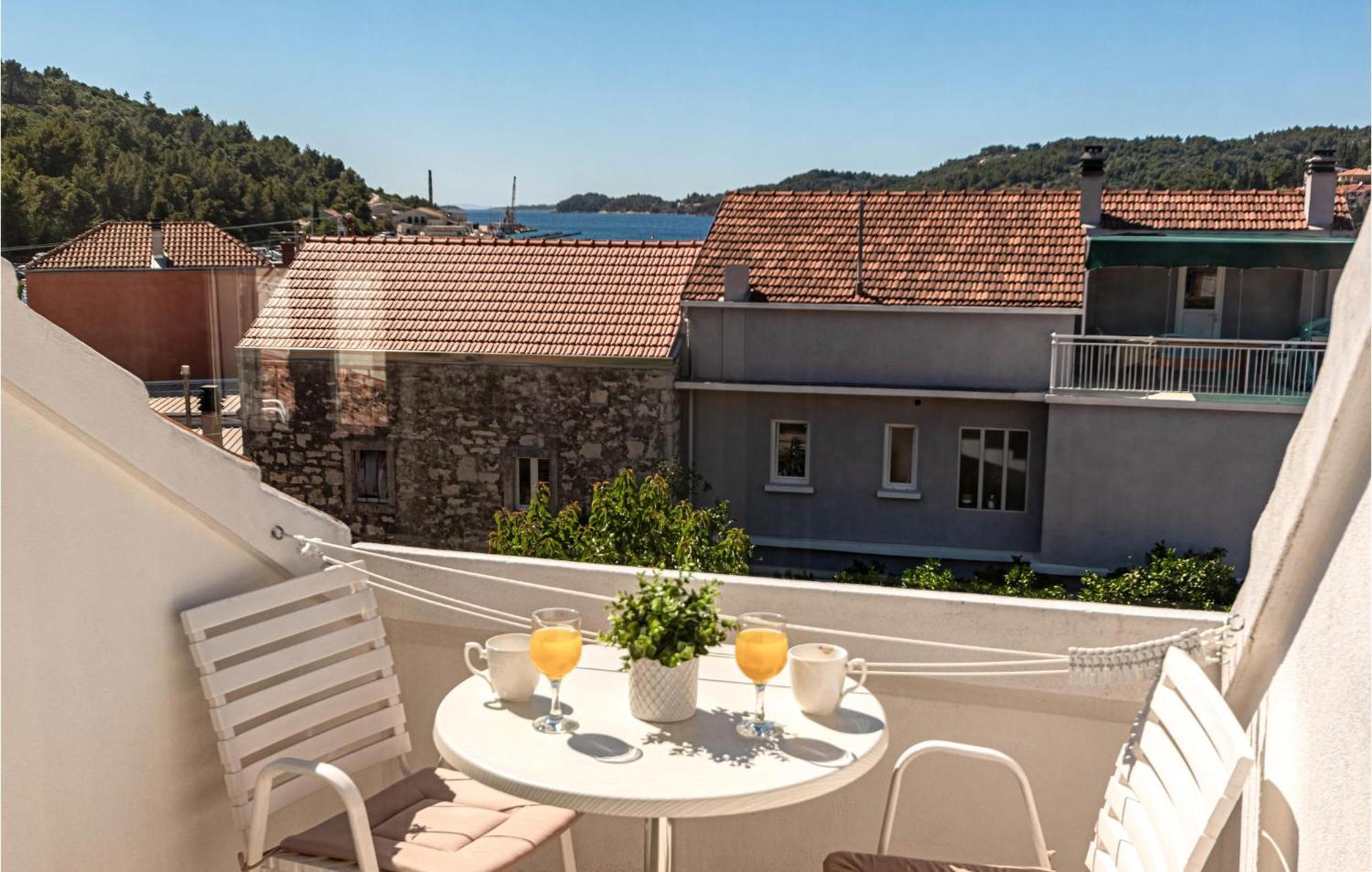 Beautiful Apartment In Vela Luka With Wifi Exteriör bild